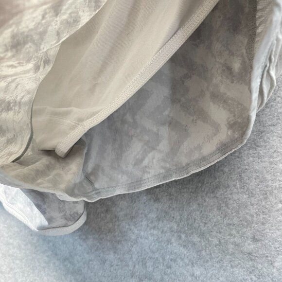 Lululemon Run Bright At Night Shorts Womens 12 Gray Blazer Print / White W7511S - Picture 8 of 11